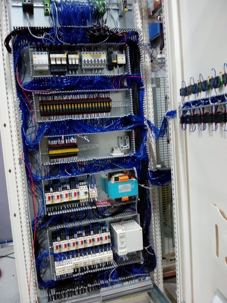 Manutenção de quadro de comando industrial em Caxias do Sul